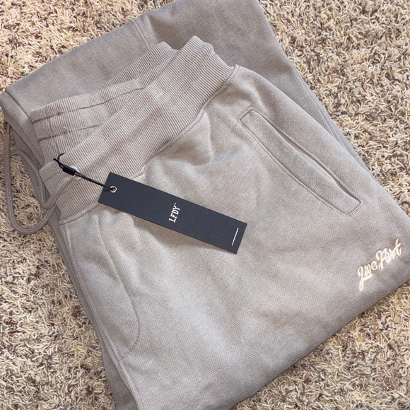 Live fast die young washed taupe wide leg basic joggers - Picture 5 of 5